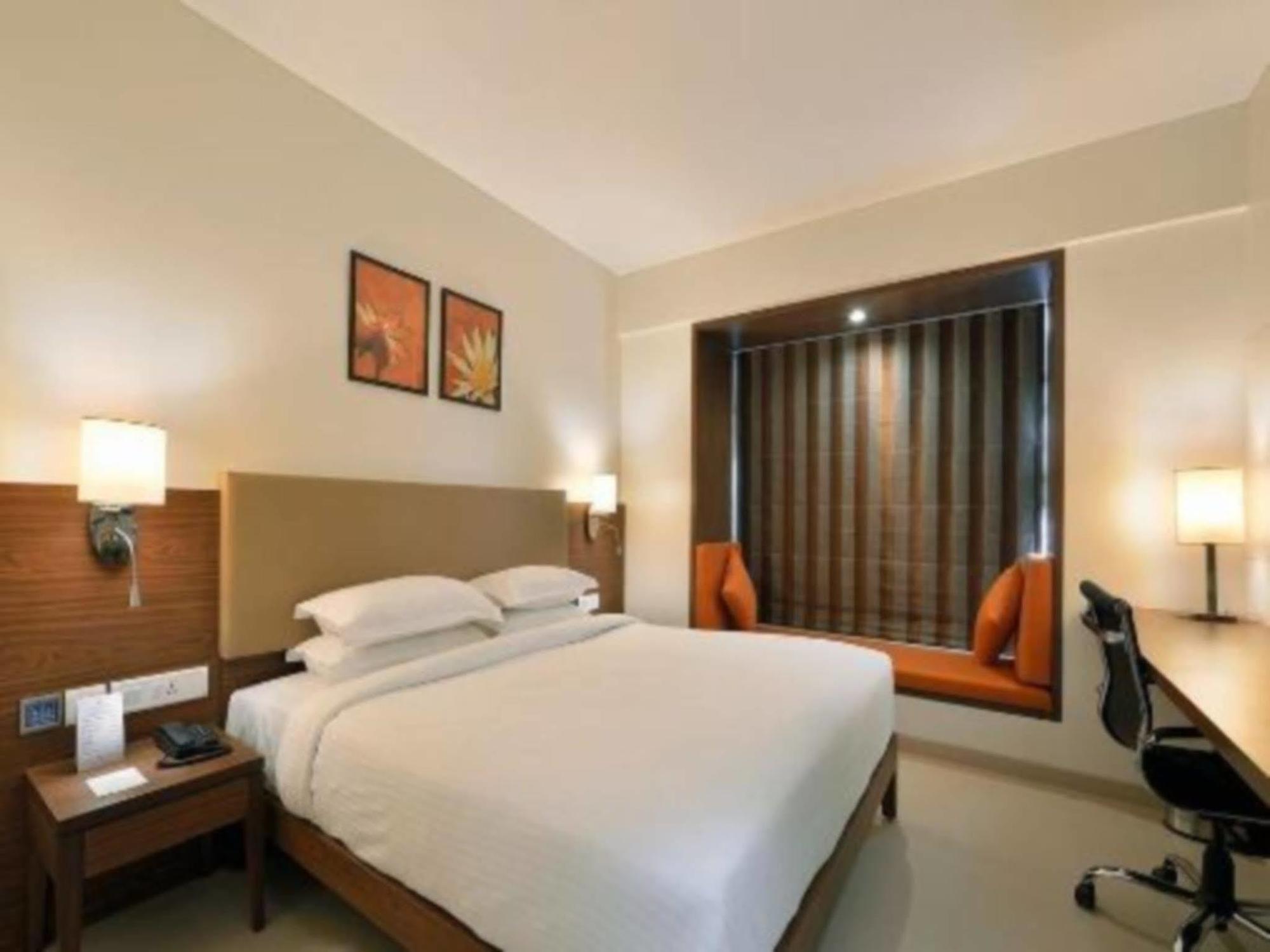 Krishna Palace Hotel - Ambernath Ambarnath Zewnętrze zdjęcie