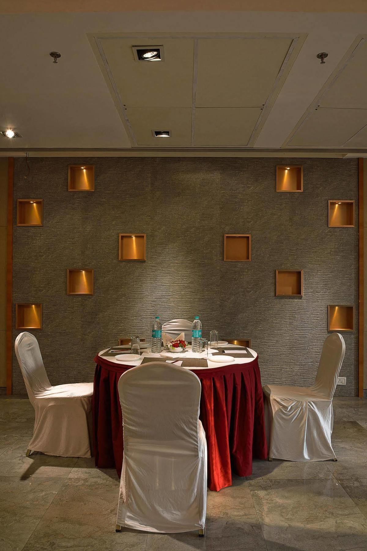 Krishna Palace Hotel - Ambernath Ambarnath Zewnętrze zdjęcie