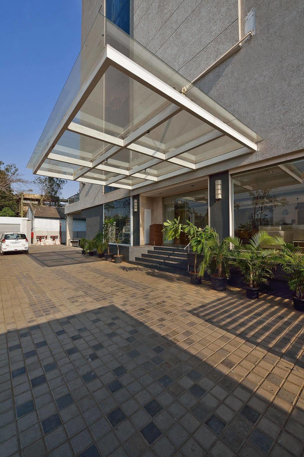 Krishna Palace Hotel - Ambernath Ambarnath Zewnętrze zdjęcie